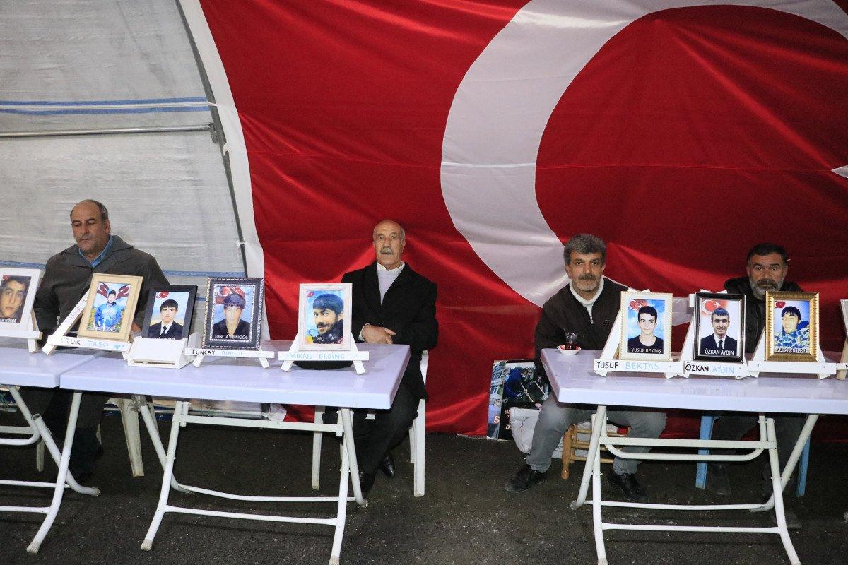 Diyarbakır ailelerinden Kamışlı’ya destek: Korkmasınlar, kazanacaklar