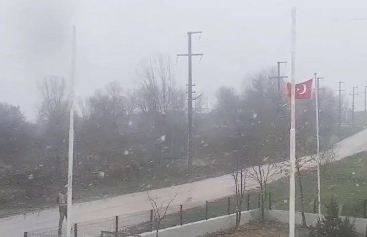 Balkanlar'dan gelen kar yağışı aralıklarla devam ediyor