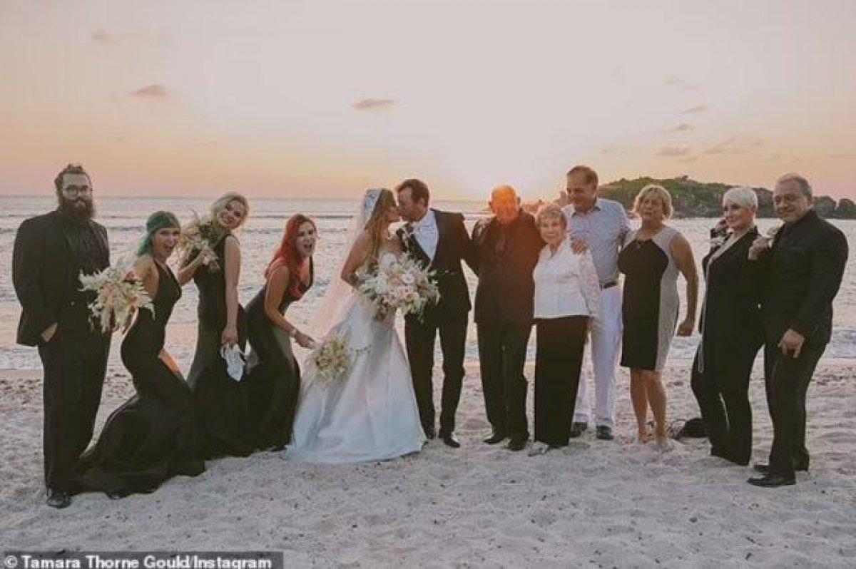 Bella Thorne, düğünü gölgede bıraktı