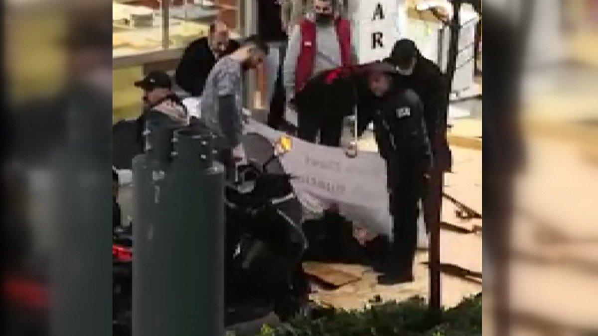 Kağıthane'de yola düşen çatı anne ile çocuğunu yaraladı