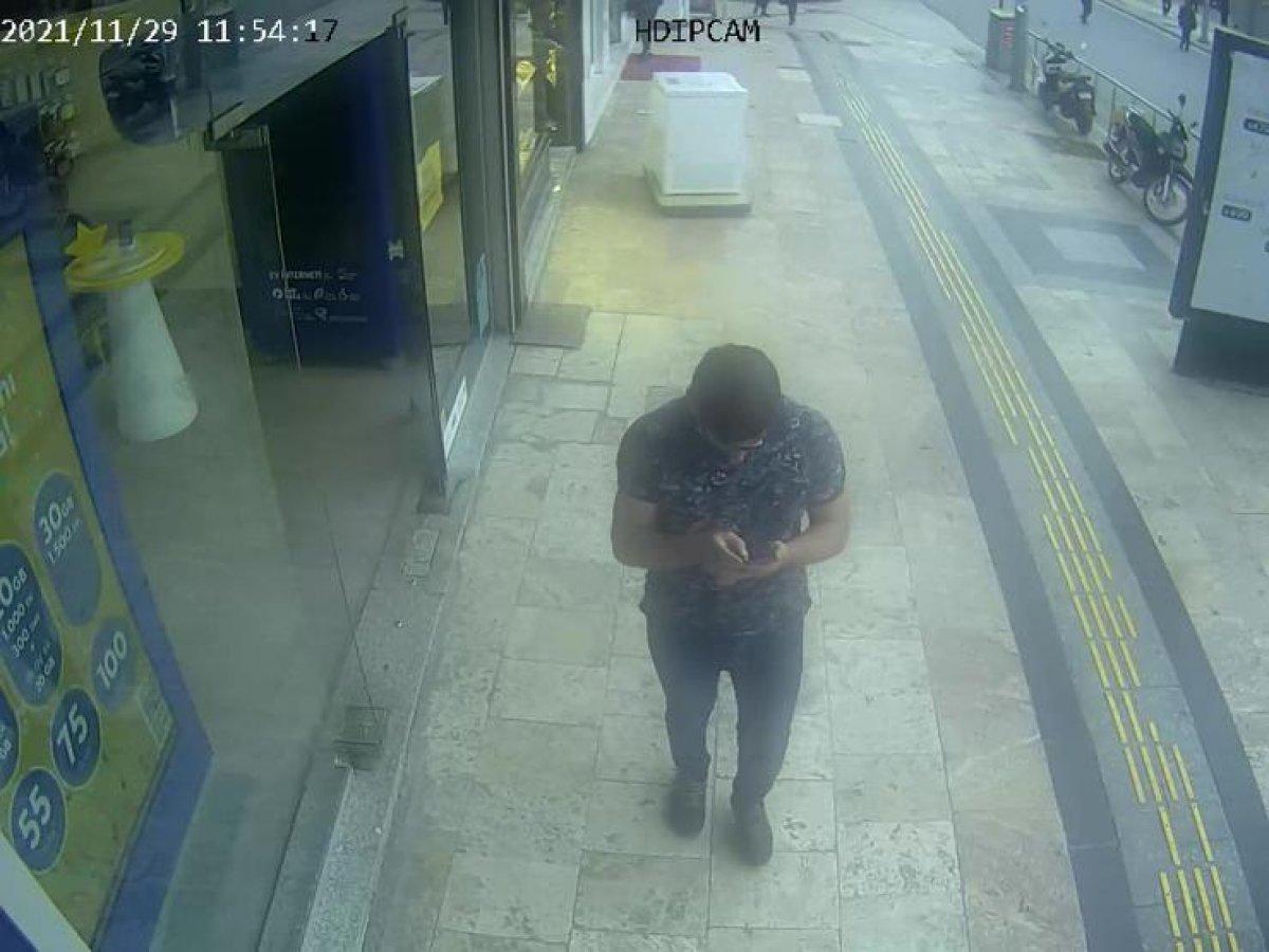 Düzce'de çamaşır makinesi, kuvvetli rüzgarda sürüklendi