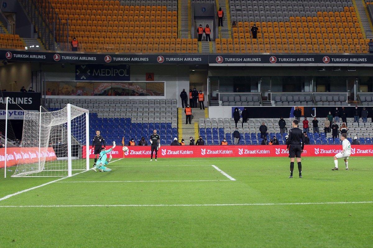 Başakşehir Ziraat Türkiye Kupası'nda Bodrumspor'a elendi