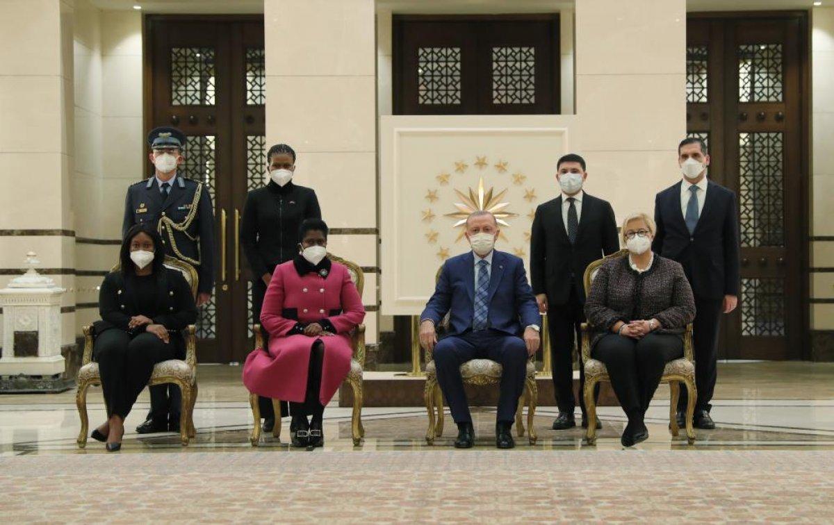 Güney Afrika Büyükelçisi'nden Cumhurbaşkanı Erdoğan'a güven mektubu