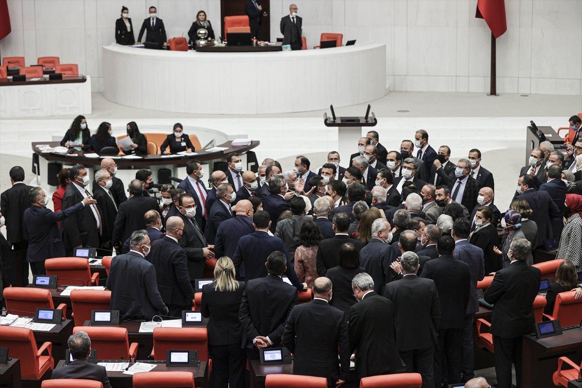 Meclis'te vekiller arasında Tahir Elçi cinayeti kavgası