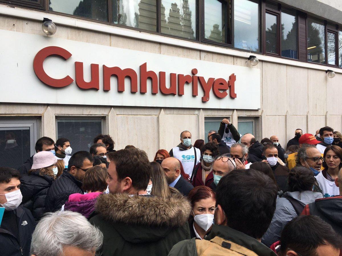 Cumhuriyet: 20 sayfa olan gazetemizi 14 sayfaya indirdik