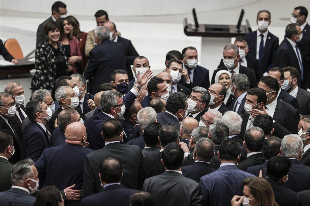 Meclis'te vekiller arasında Tahir Elçi cinayeti kavgası