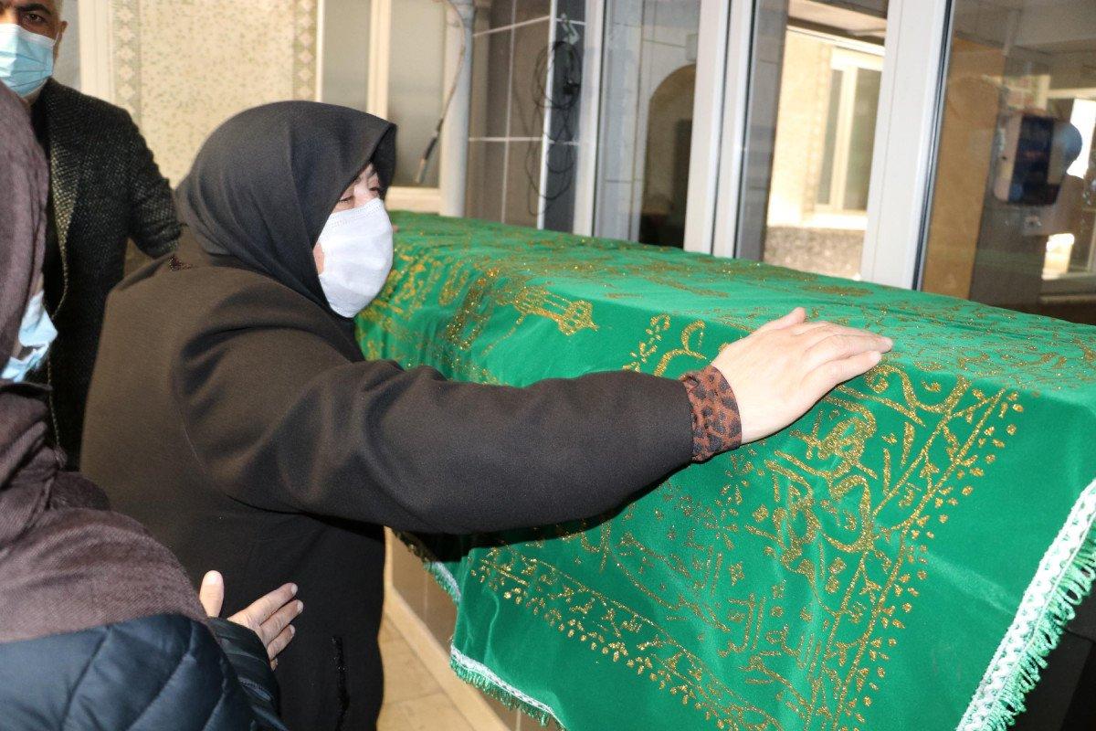 Belçika'da döverek öldürülen genç, memleketinde toprağa verildi