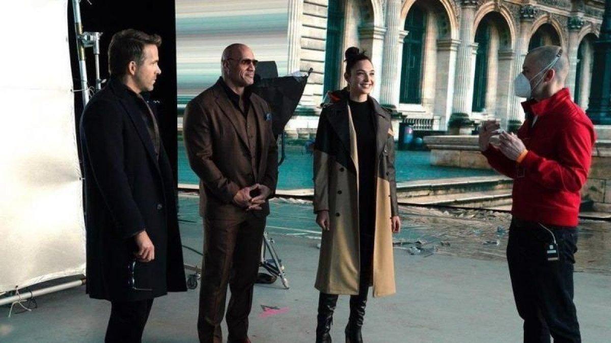 Netflix'te en çok izlenen film: Dwayne Johnson ve Gal Gadot'lu 'Red Notice'