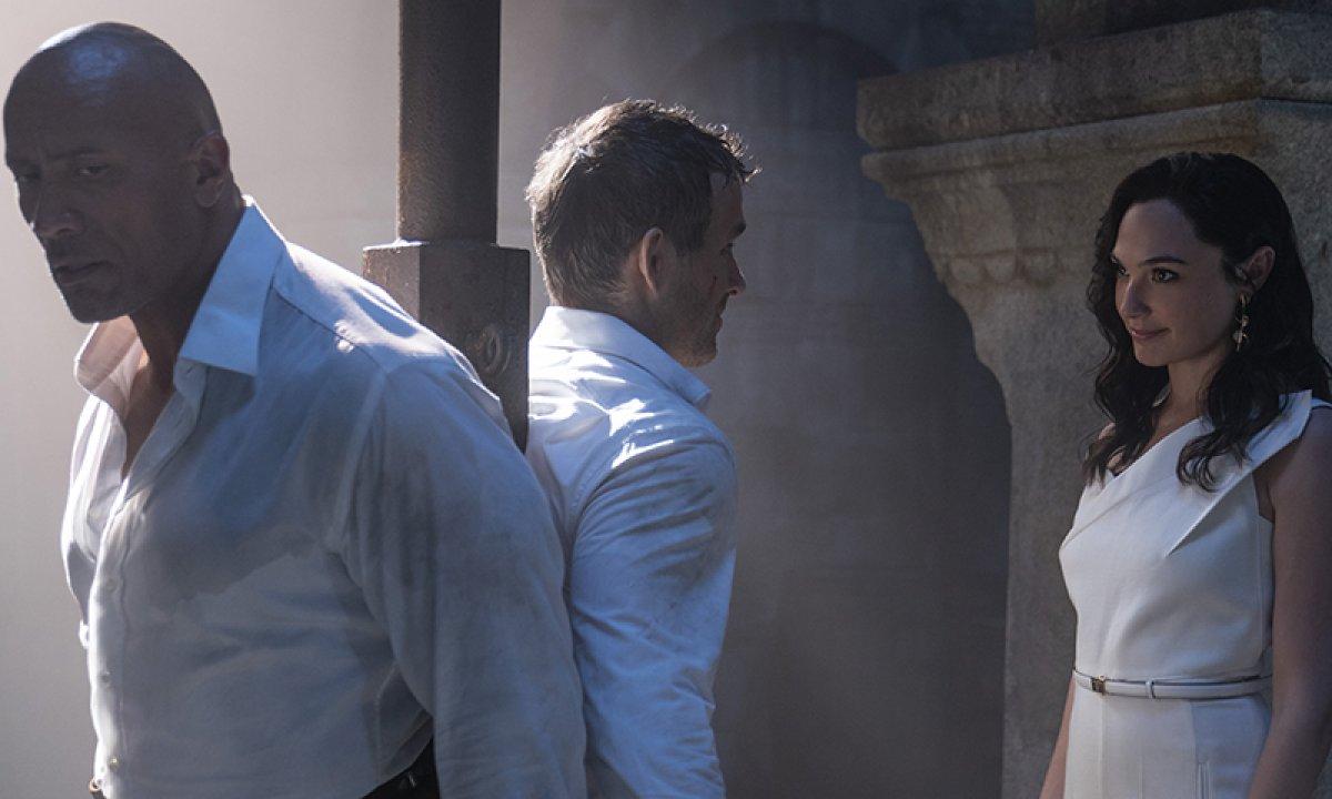 Netflix'te en çok izlenen film: Dwayne Johnson ve Gal Gadot'lu 'Red Notice'