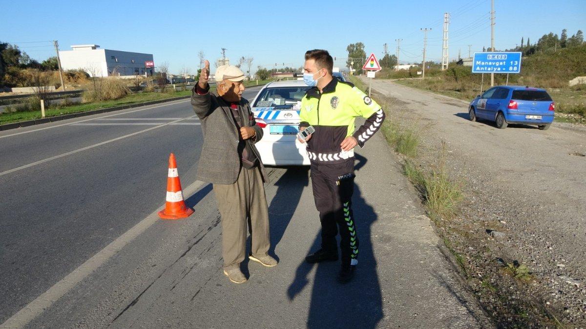 Antalya'da Ömer dede polise zor anlar yaşattı
