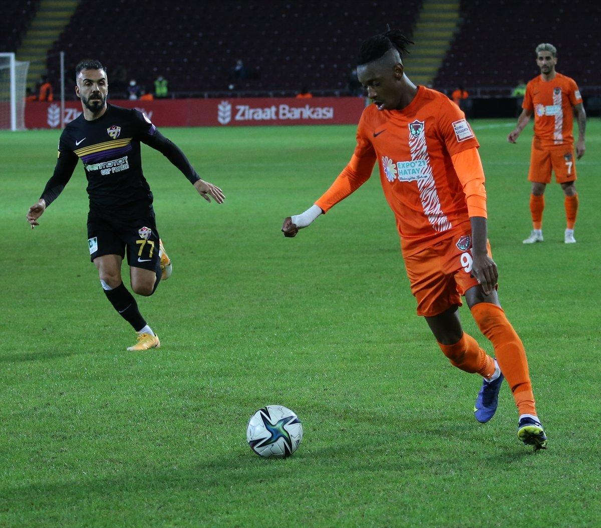 Hatayspor - Eyüpspor maçında kaleye geçen Diouf'tan penaltı golü