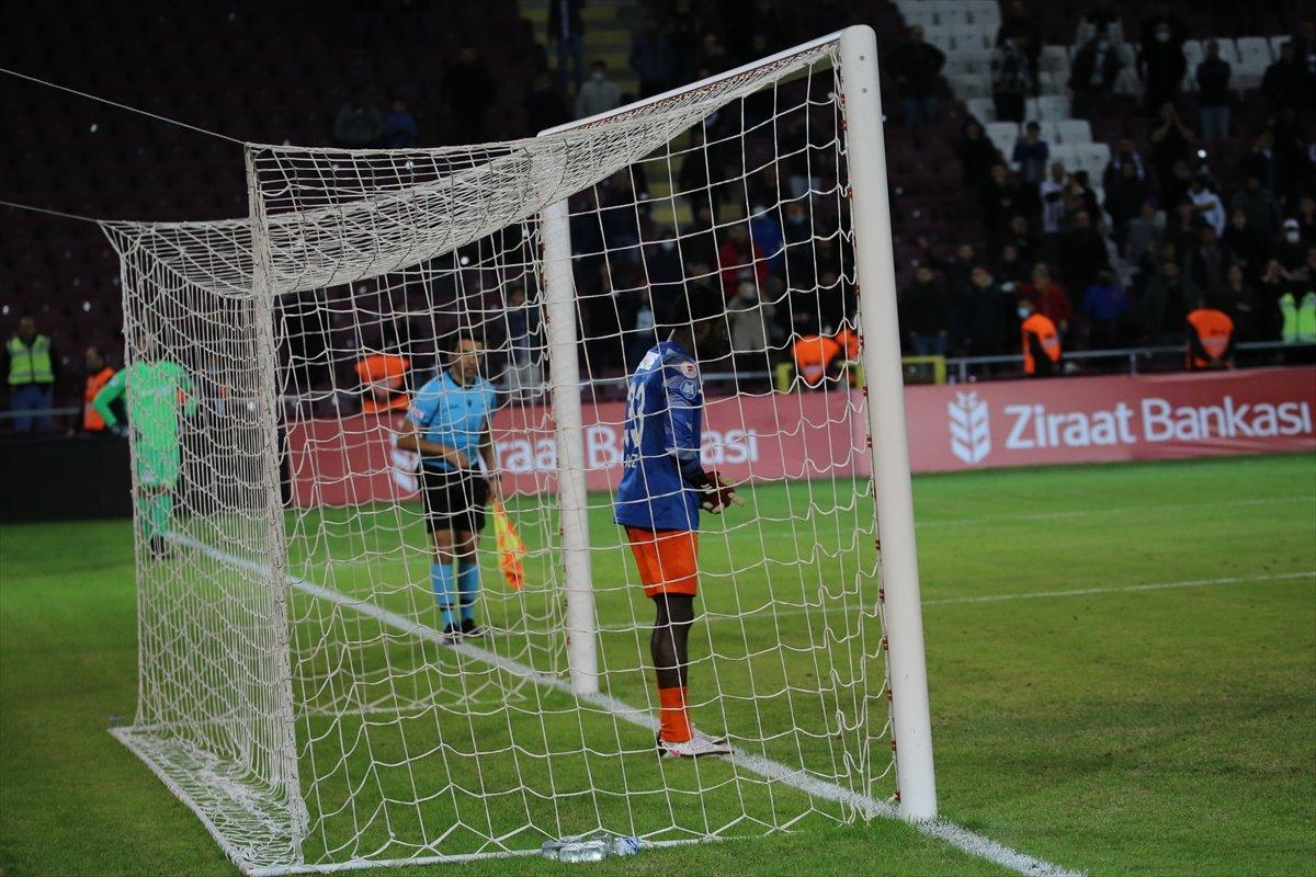 Hatayspor - Eyüpspor maçında kaleye geçen Diouf'tan penaltı golü