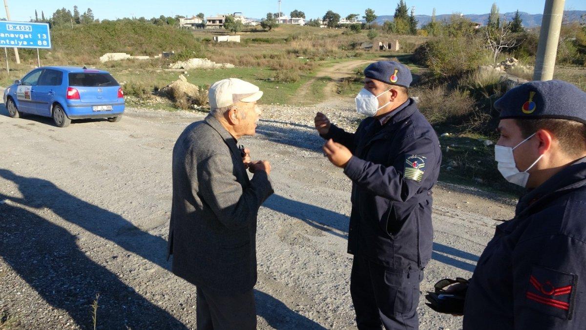 Antalya'da Ömer dede polise zor anlar yaşattı