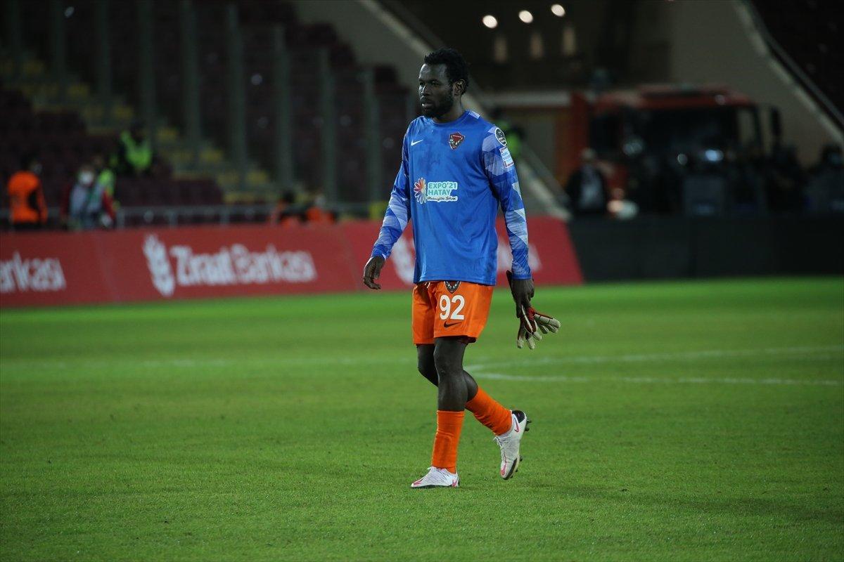 Hatayspor - Eyüpspor maçında kaleye geçen Diouf'tan penaltı golü