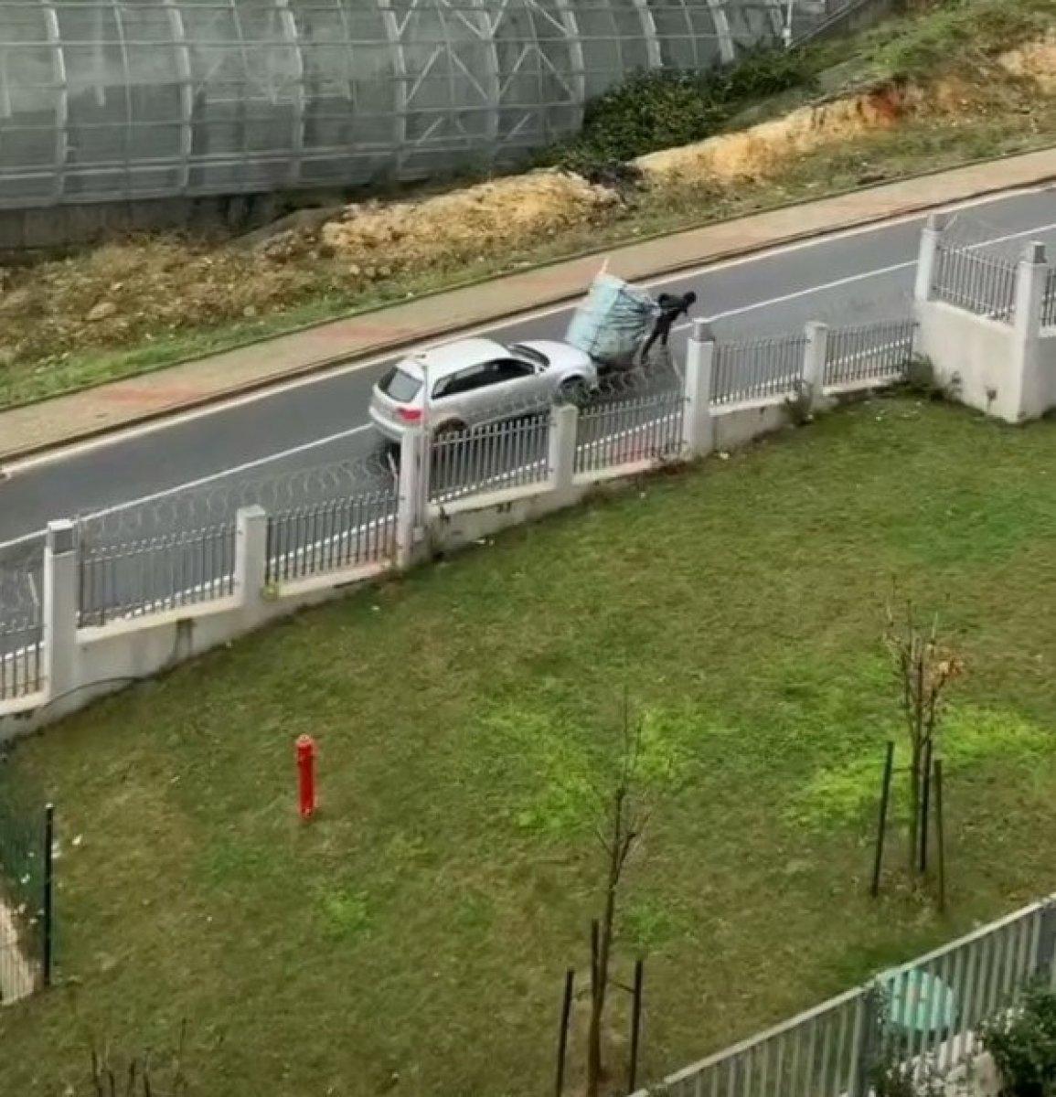 Başakşehir’de sürücü, yokuşta aracıyla kağıt toplayıcısına yardım etti