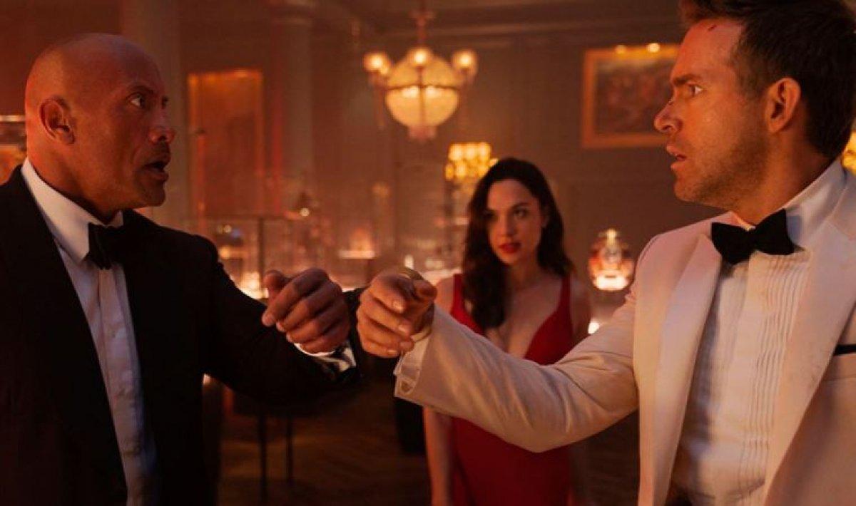 Netflix'te en çok izlenen film: Dwayne Johnson ve Gal Gadot'lu 'Red Notice'