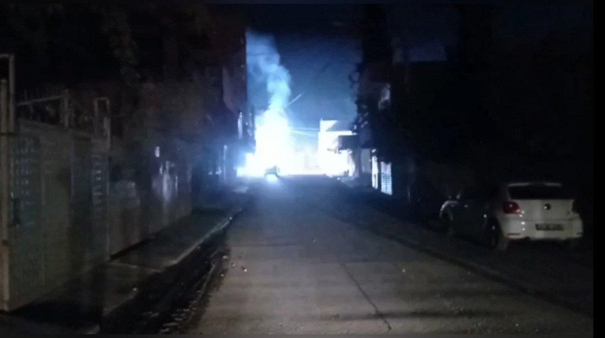 Mardin'de trafonun patlama anı cep telefonu kamerasına yansıdı