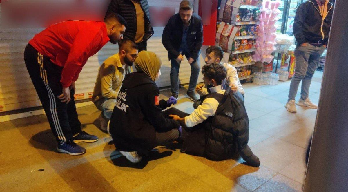 Kocaeli'de motosikletin yayaya vurması sonucu iki kişi yaralandı