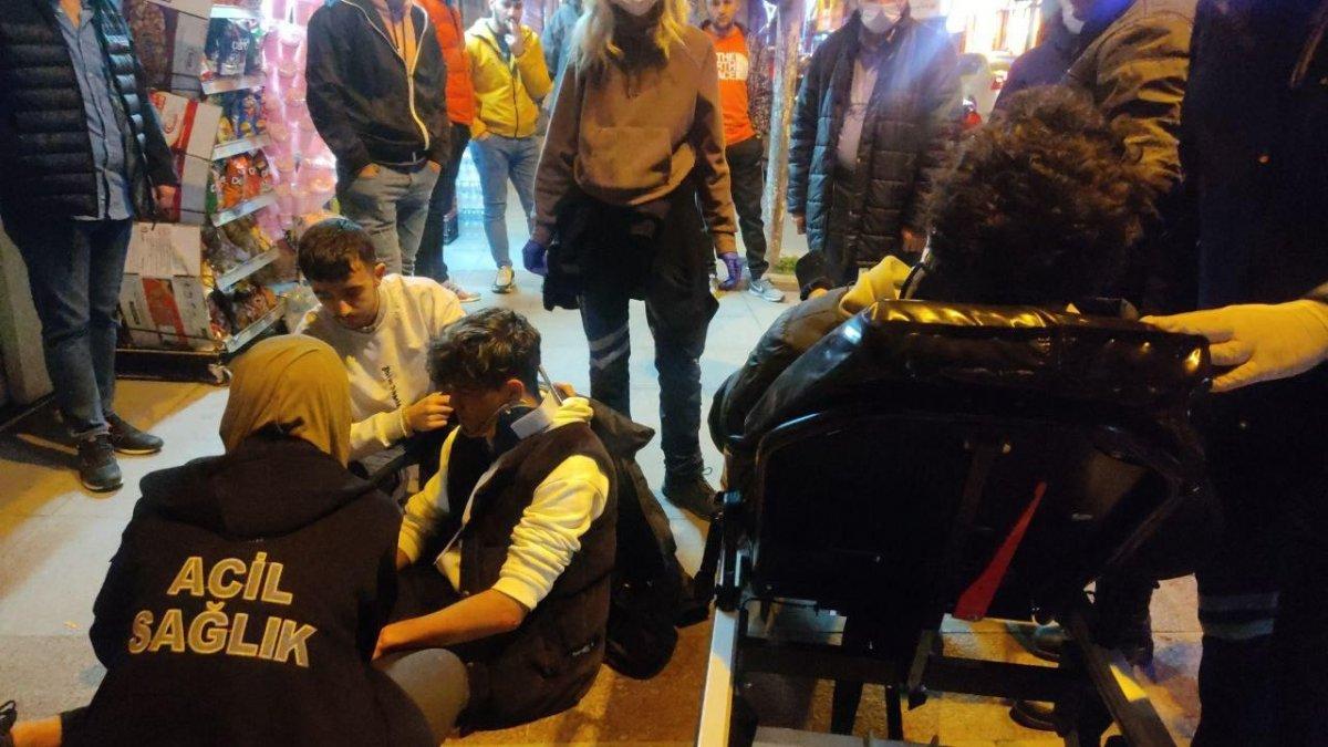 Kocaeli'de motosikletin yayaya vurması sonucu iki kişi yaralandı