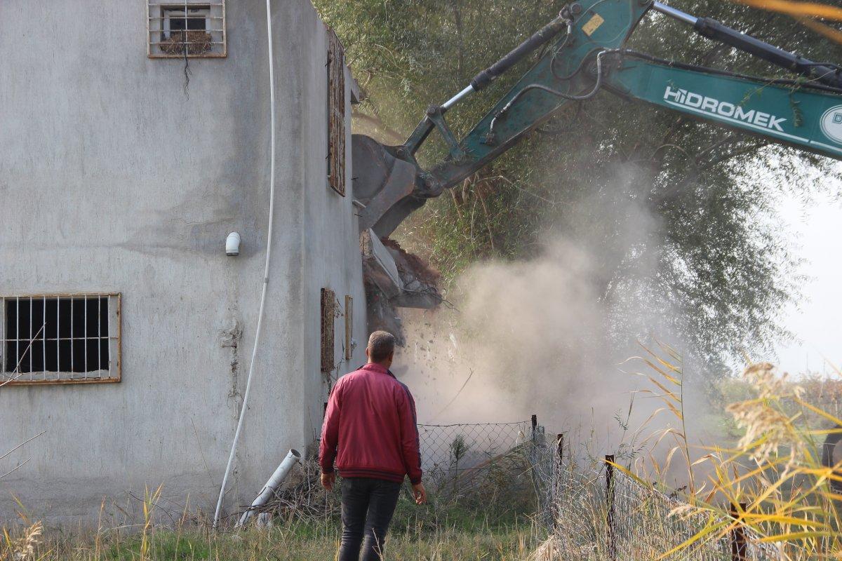 Manisa'daki Marmara Gölü kuruyunca artan işgallere tedbir