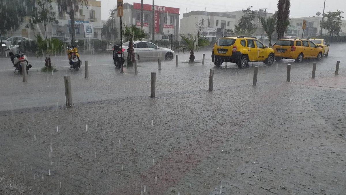 Bodrum’da sağanak etkili oldu