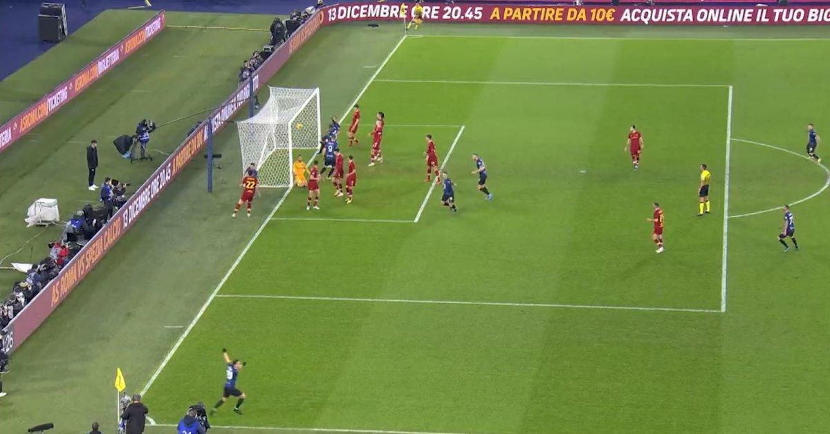 Hakan Çalhanoğlu kornerden gol attı