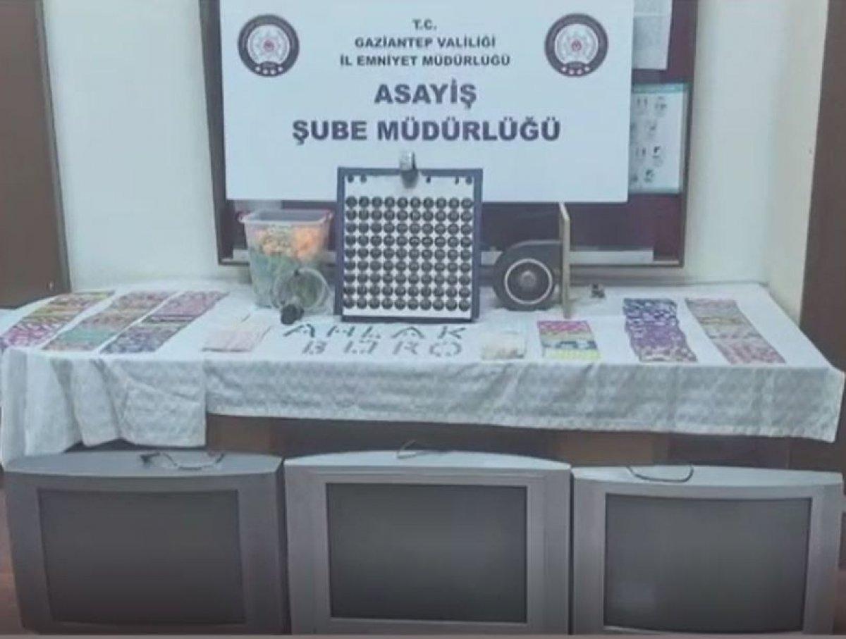 Gaziantep'te kumar oynandığı tespit edilen iş yerine baskın