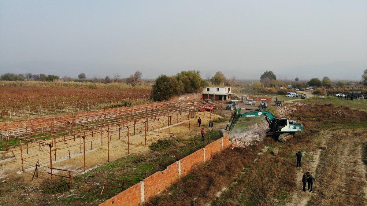 Manisa'daki Marmara Gölü kuruyunca artan işgallere tedbir