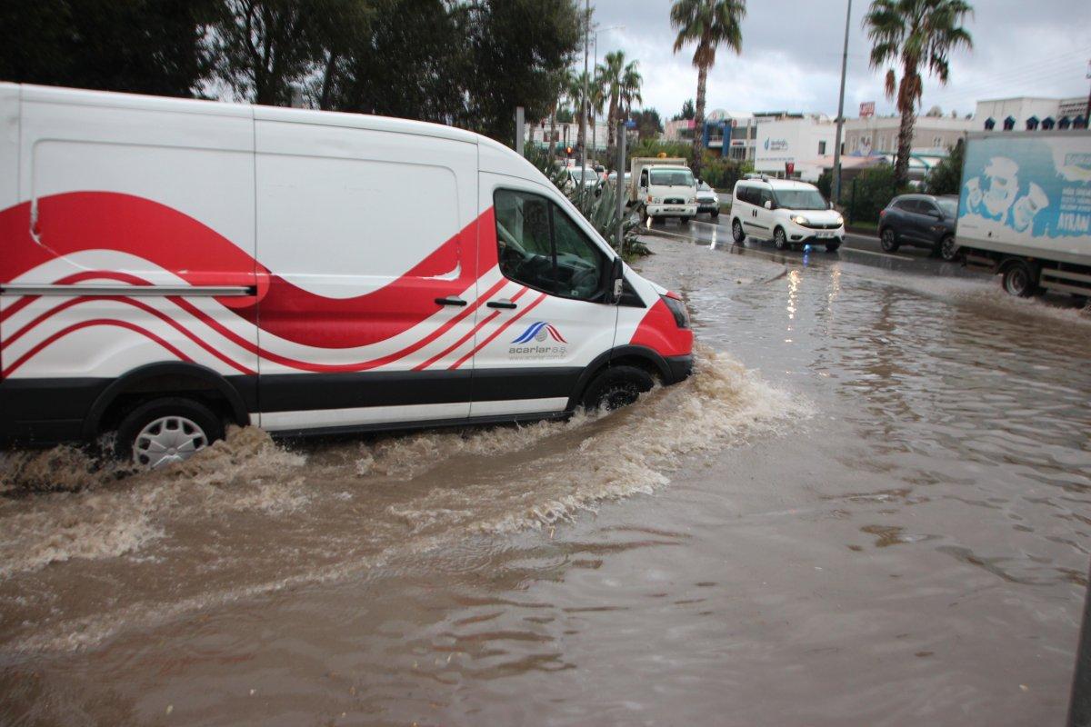 Bodrum’da sağanak etkili oldu