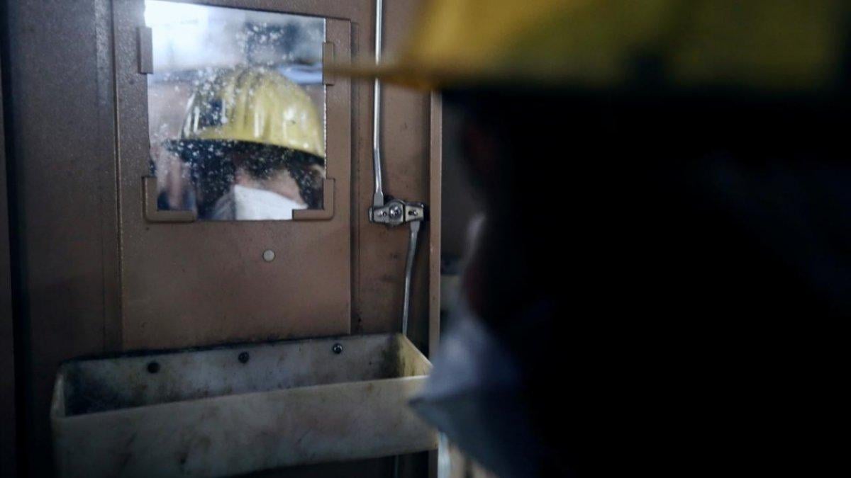 Zonguldak'ta yerin altında kömür çıkaran madencilerin bir günü