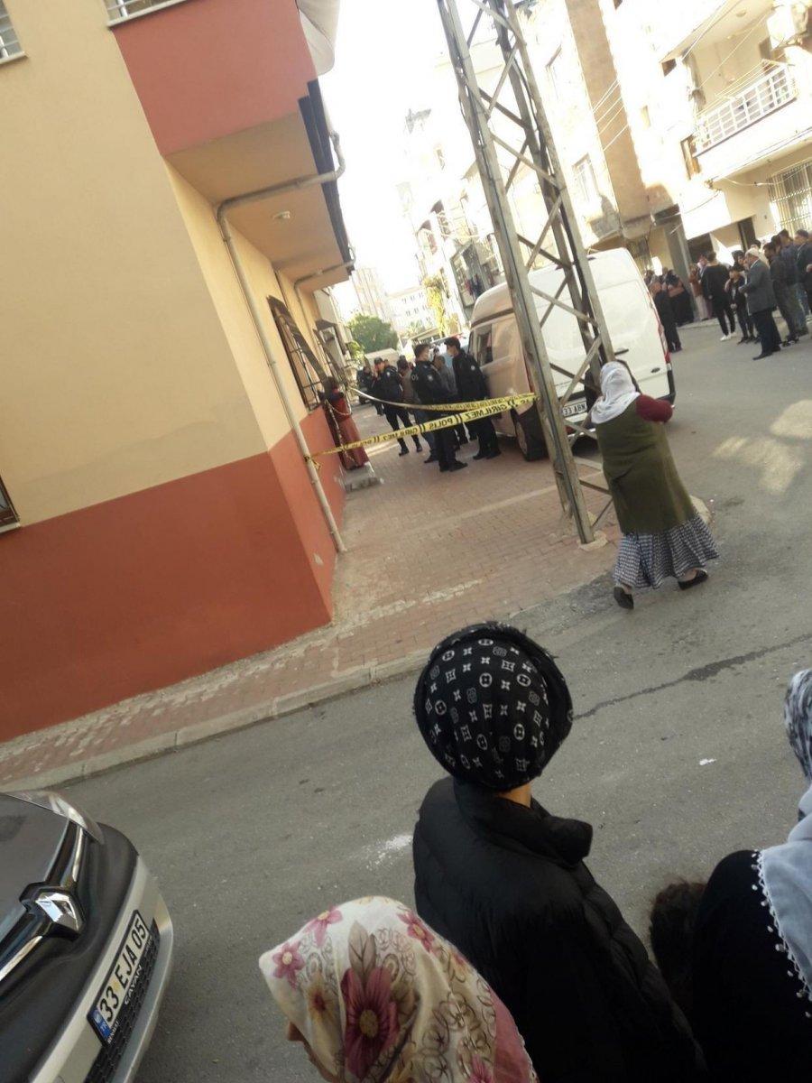 Mersin'de 19 yaşındaki genç öldürüldü