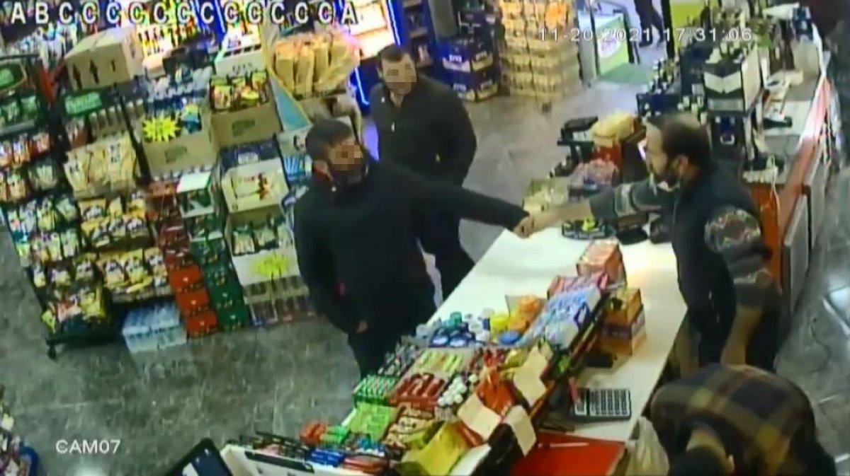 Kağıthane’de veresiye alkol vermeyen kasiyere silahlı tehdit