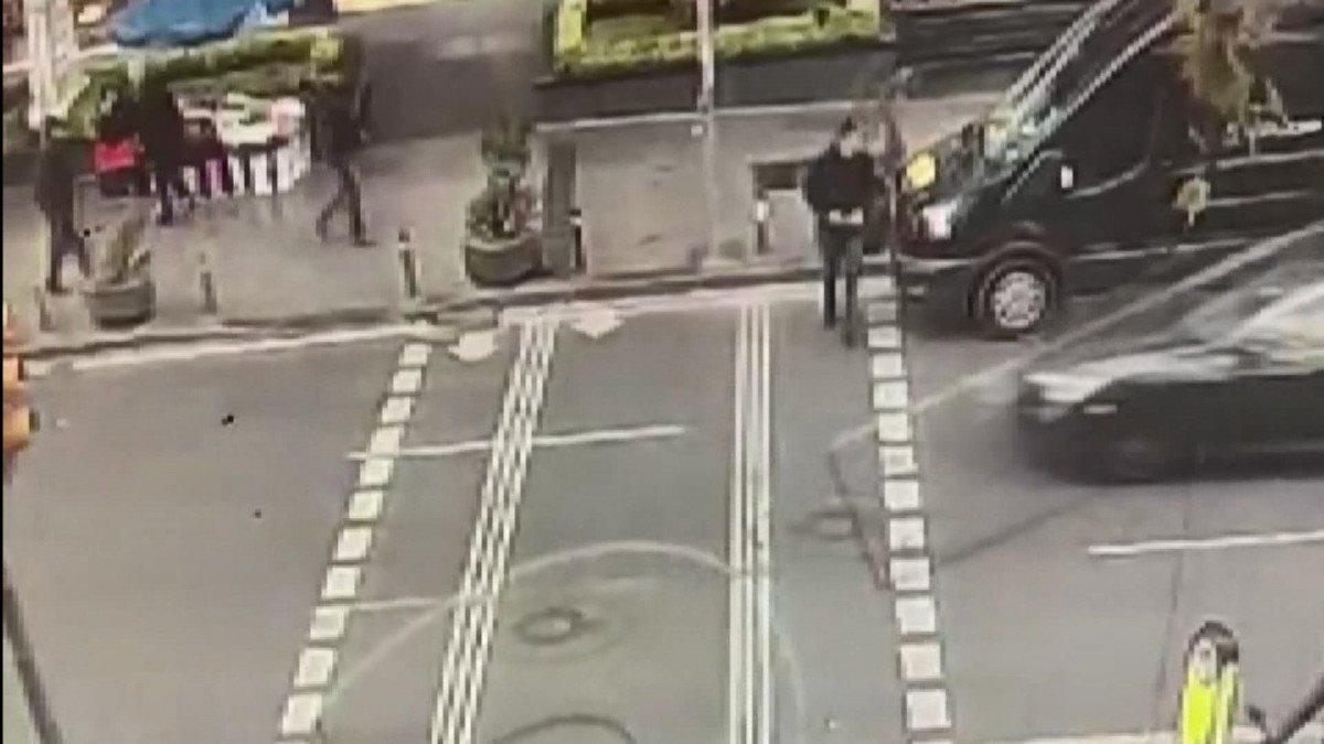 Şişli'deki hırsız minibüsteki telefonu çaldı