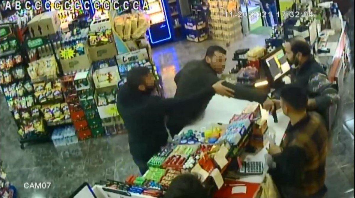 Kağıthane’de veresiye alkol vermeyen kasiyere silahlı tehdit