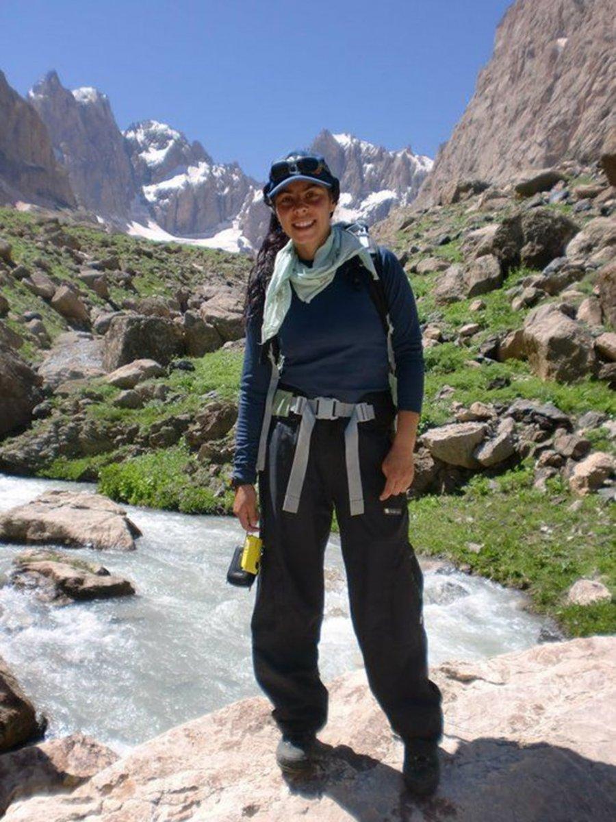 Esin Handal, Kar Leoparı unvanı alan ilk Türk kadın dağcı oldu