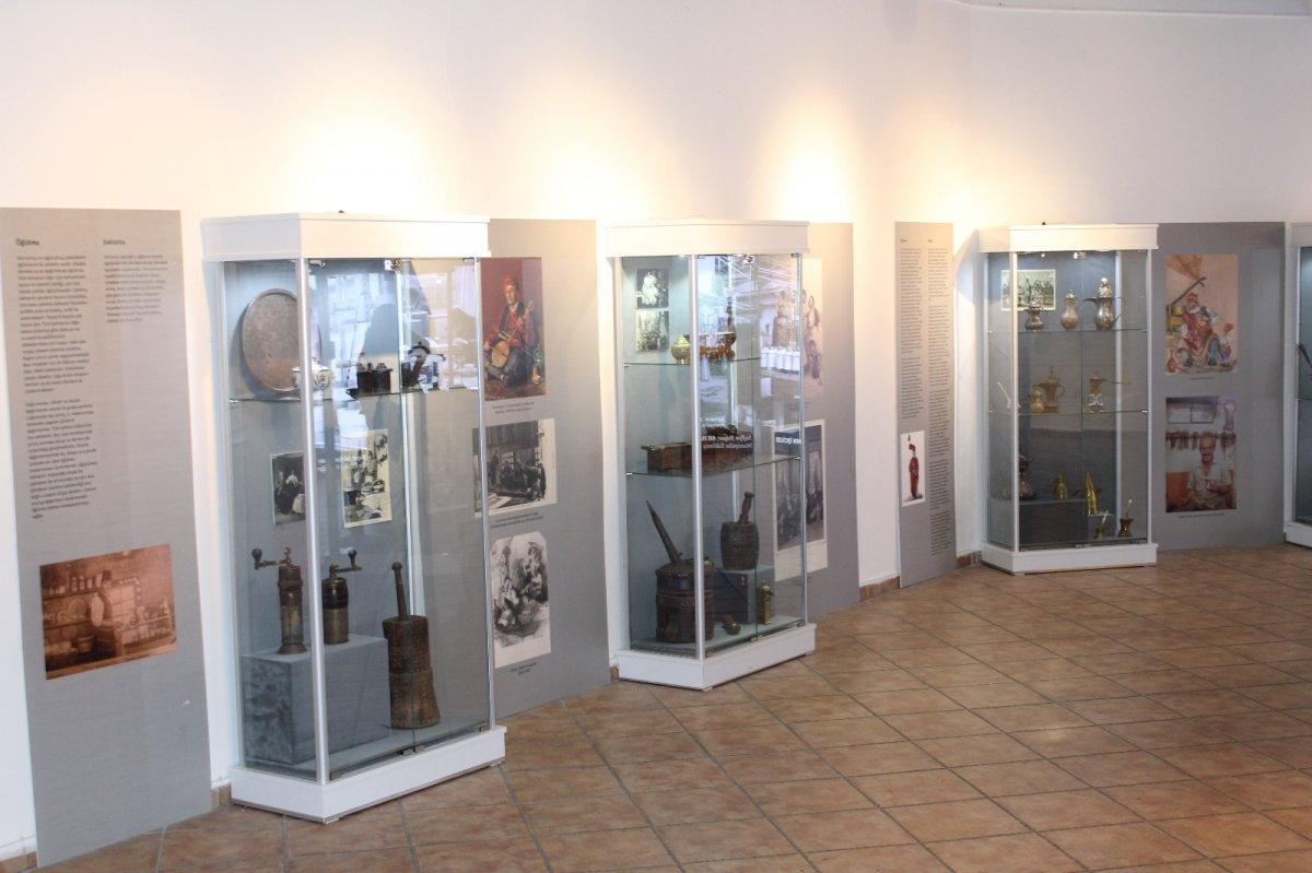 Kocaeli'de 400 yıllık Türk kahvesi fincanları sergileniyor