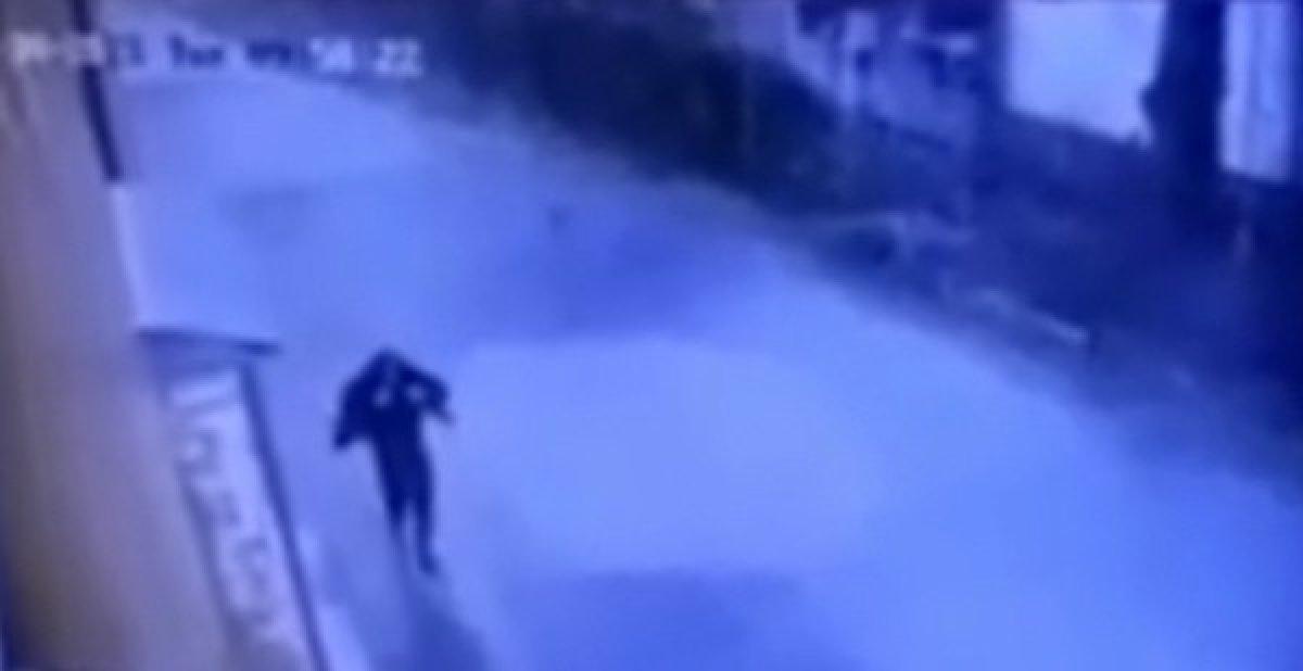 Sarıyer’de çatının altında kalmaktan son anda kurtuldu