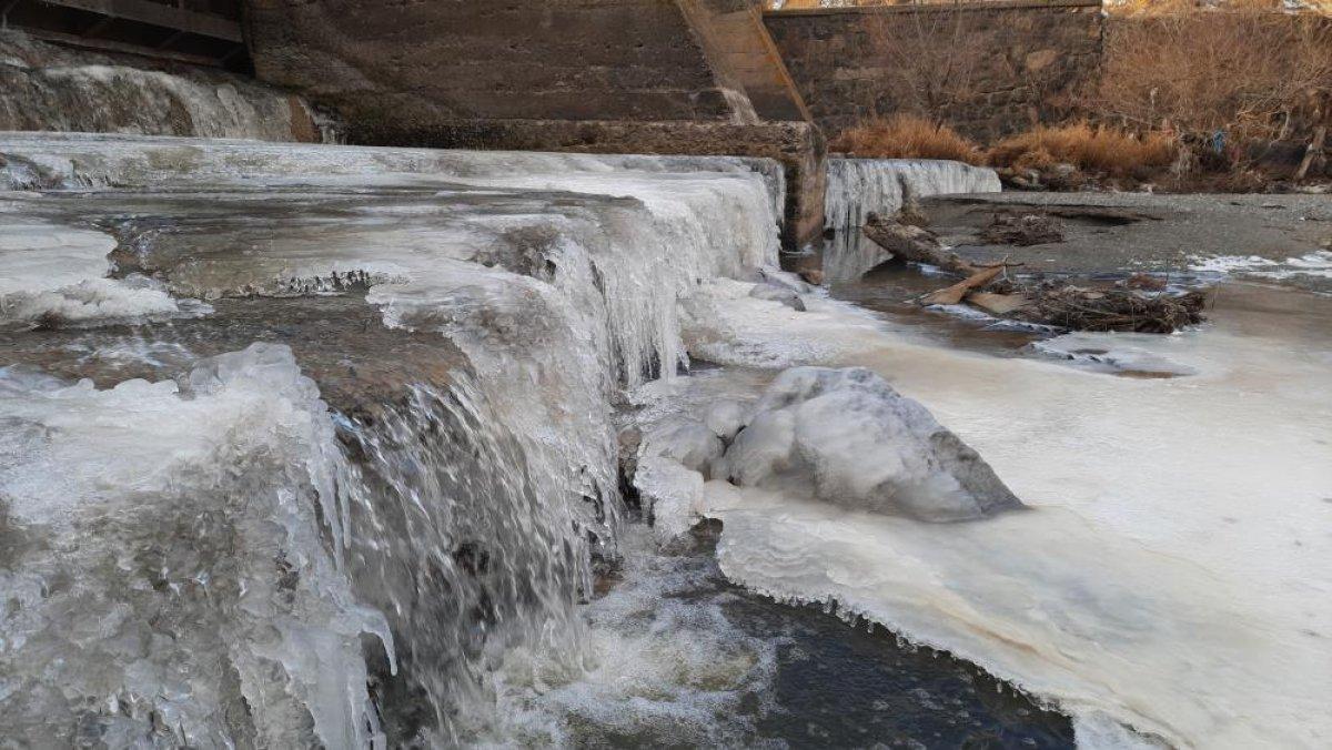 Kars'ta hava sıcaklığı eksi 20'ye düştü