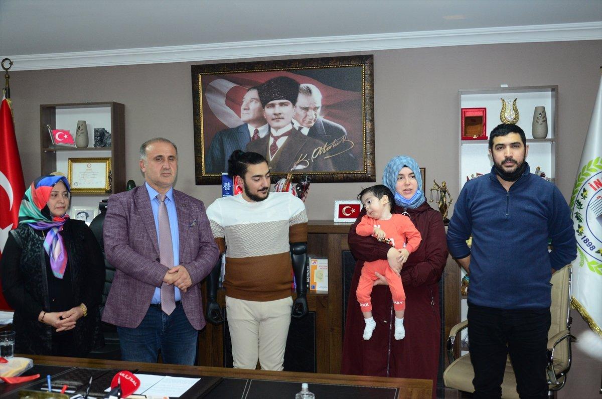 Aydın’da kollarını kaybeden genç, biyonik kollarına kavuştu