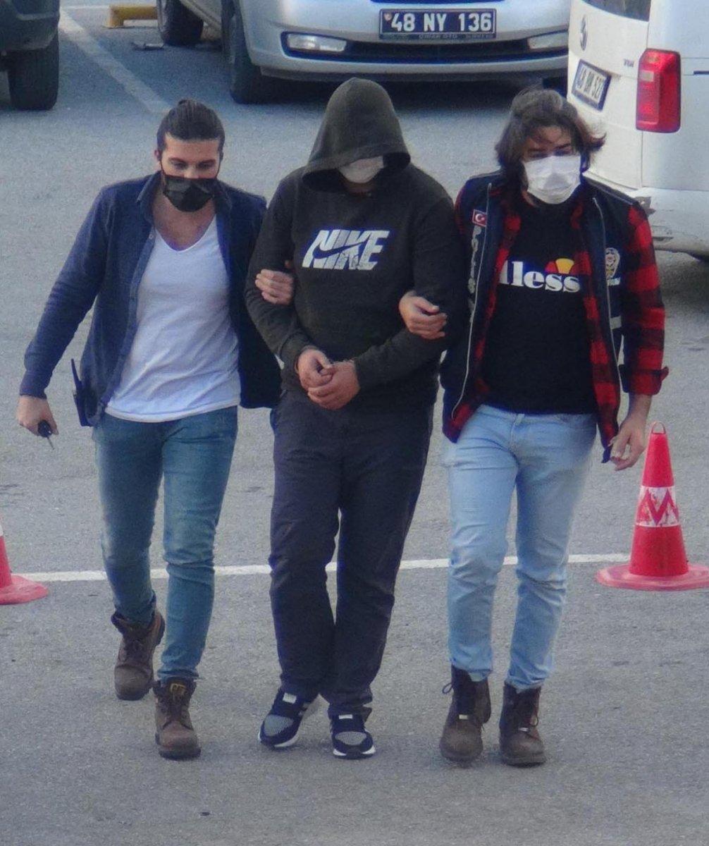 Bodrum'da bahçe kapısı çalan 2 şüpheli yakalandı