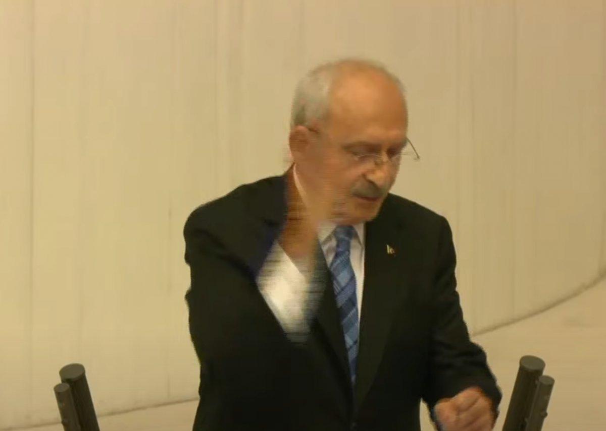 Kemal Kılıçdaroğlu'nun el hareketi Meclis'i karıştırdı
