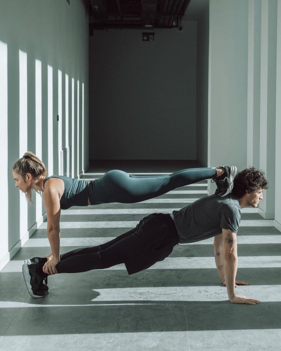 Müge Boz ve Caner Erdeniz birlikte form tutuyor