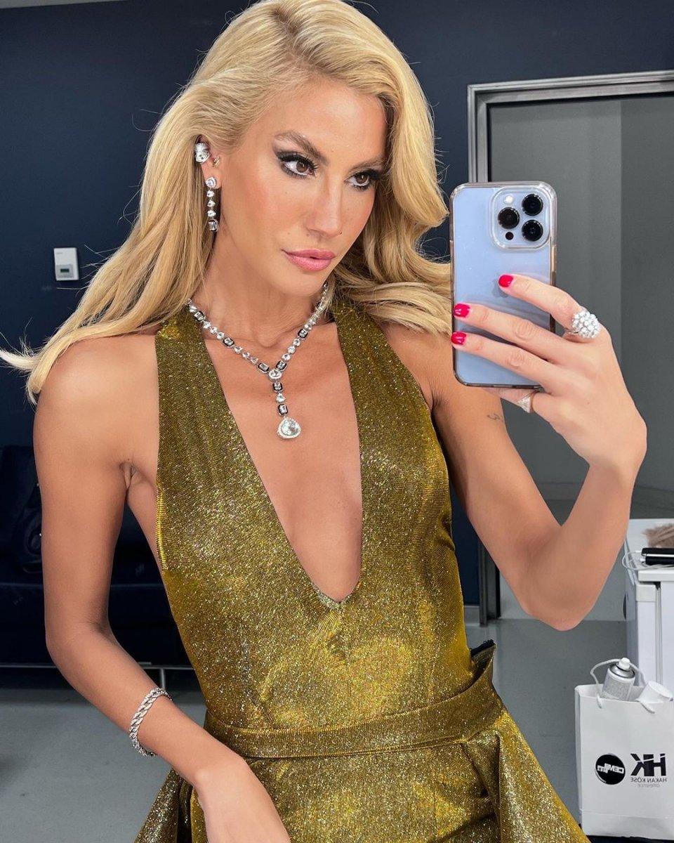 Çağla Şıkel, çok beğenildi