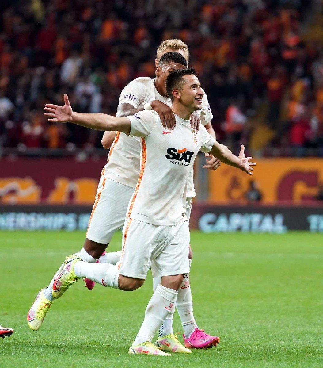 Galatasaray'da Morutan 11'e dönüyor