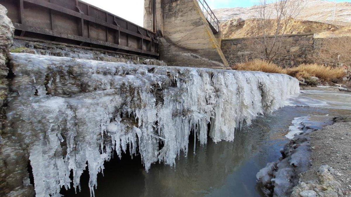 Kars'ta hava sıcaklığı eksi 20'ye düştü