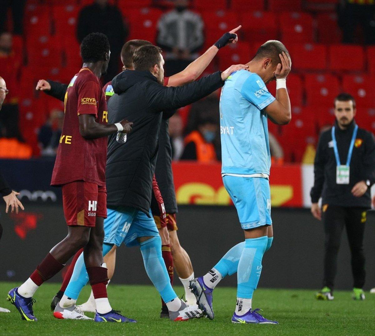 Göztepe kalecisinin maçtan önce bebeğinin öldüğü öğrenildi