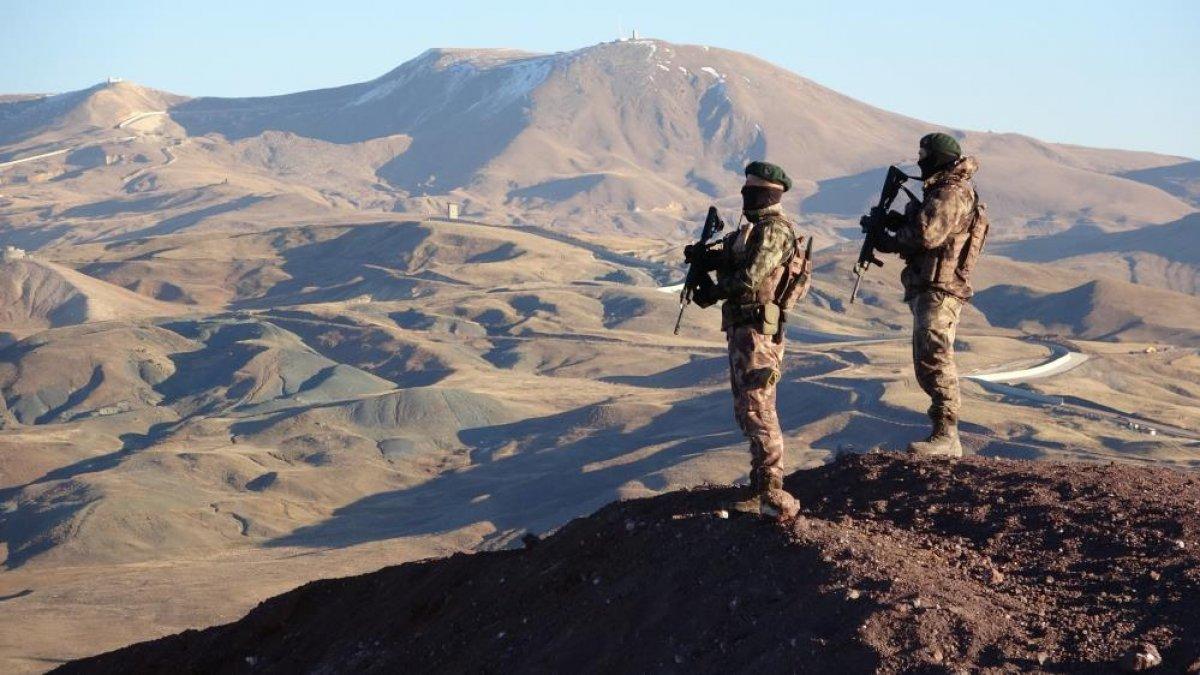 İran sınırındaki duvar çalışmaları durduruldu