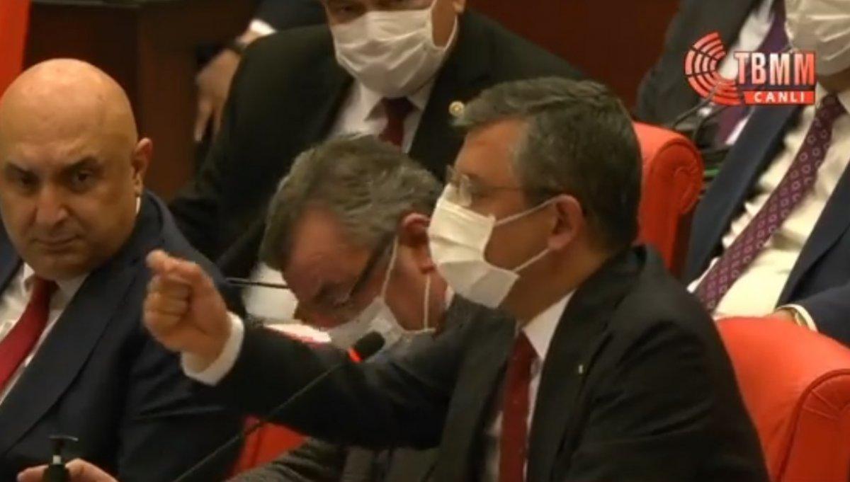 Özgür Özel'den Kemal Kılıçdaroğlu'nun el hareketine açıklama