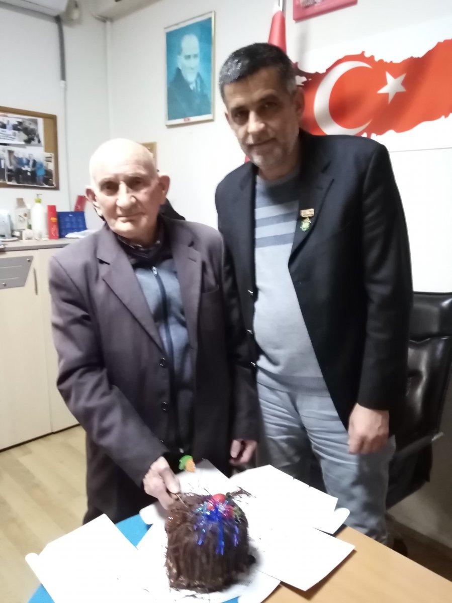 Balıkesir'de şehit babasına sürpriz doğum günü kutlaması