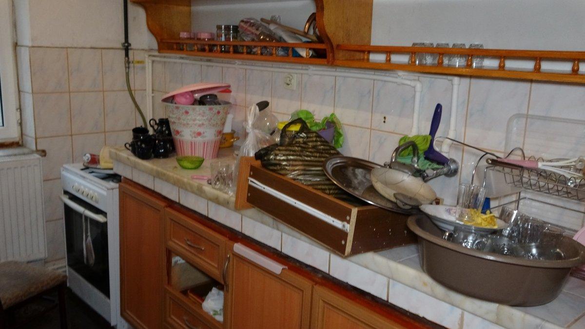 Isparta’da 2 çocuklu çiftin evi göle döndü